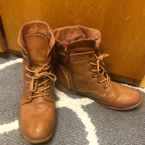 Ankle Length Brown Lace-Up Boots - Picture 4 of 7